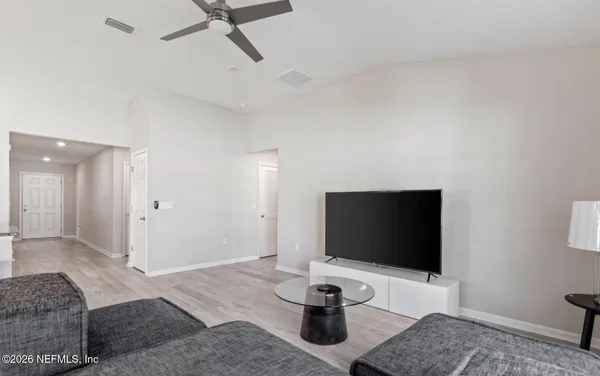 $2,600 | 3106 Hawks Hill Lane, Jacksonville, FL 32216