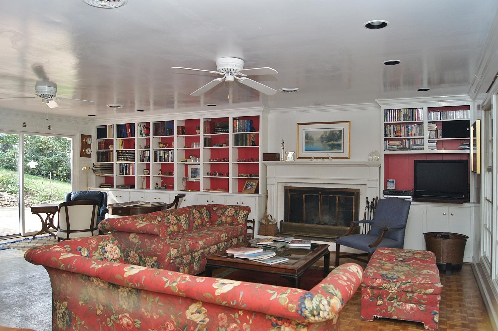 726 Wildwood Road Southwest Roanoke, VA 24014 - Photo 8 of 23 INTERIOR