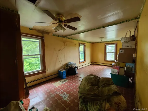 $464,500 | 299-301 Stump Pond Road, Livingston Manor, NY 12758