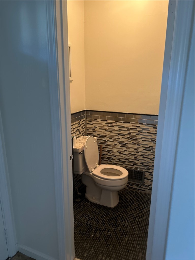 694 Broadway Rochester, NY 14607 - Photo 10 of 22