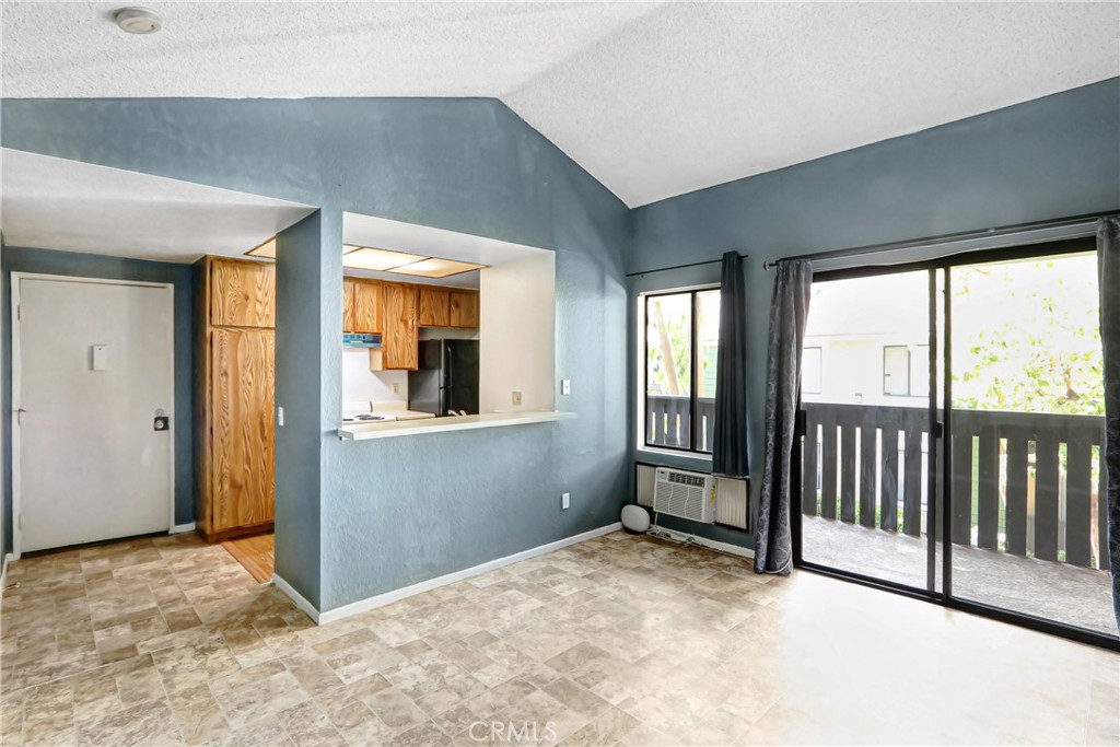 3535 Banbury Drive, Unit 84 Riverside, CA 92505 - Photo 6 of 16
