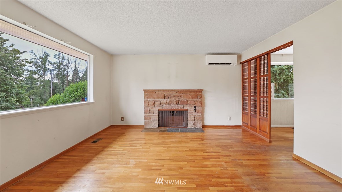 17524 Southeast 134th Street Renton, WA 98059 - Photo 9 of 28