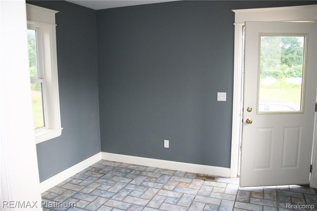 6198 Dutcher Road Howell, MI 48843 - Photo 16 of 23 IMG_3491.jpg