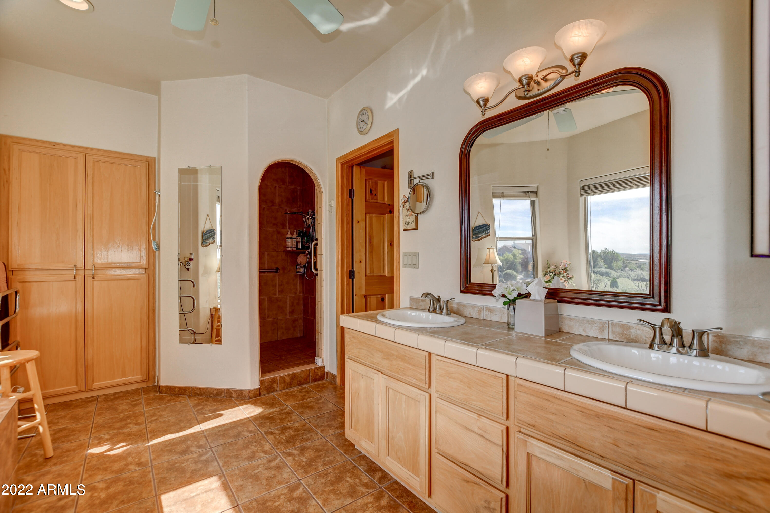 11225 North Nelson Ridge Road Prescott, AZ 86305 - Photo 32 of 80 031_Primary Bathroom 1