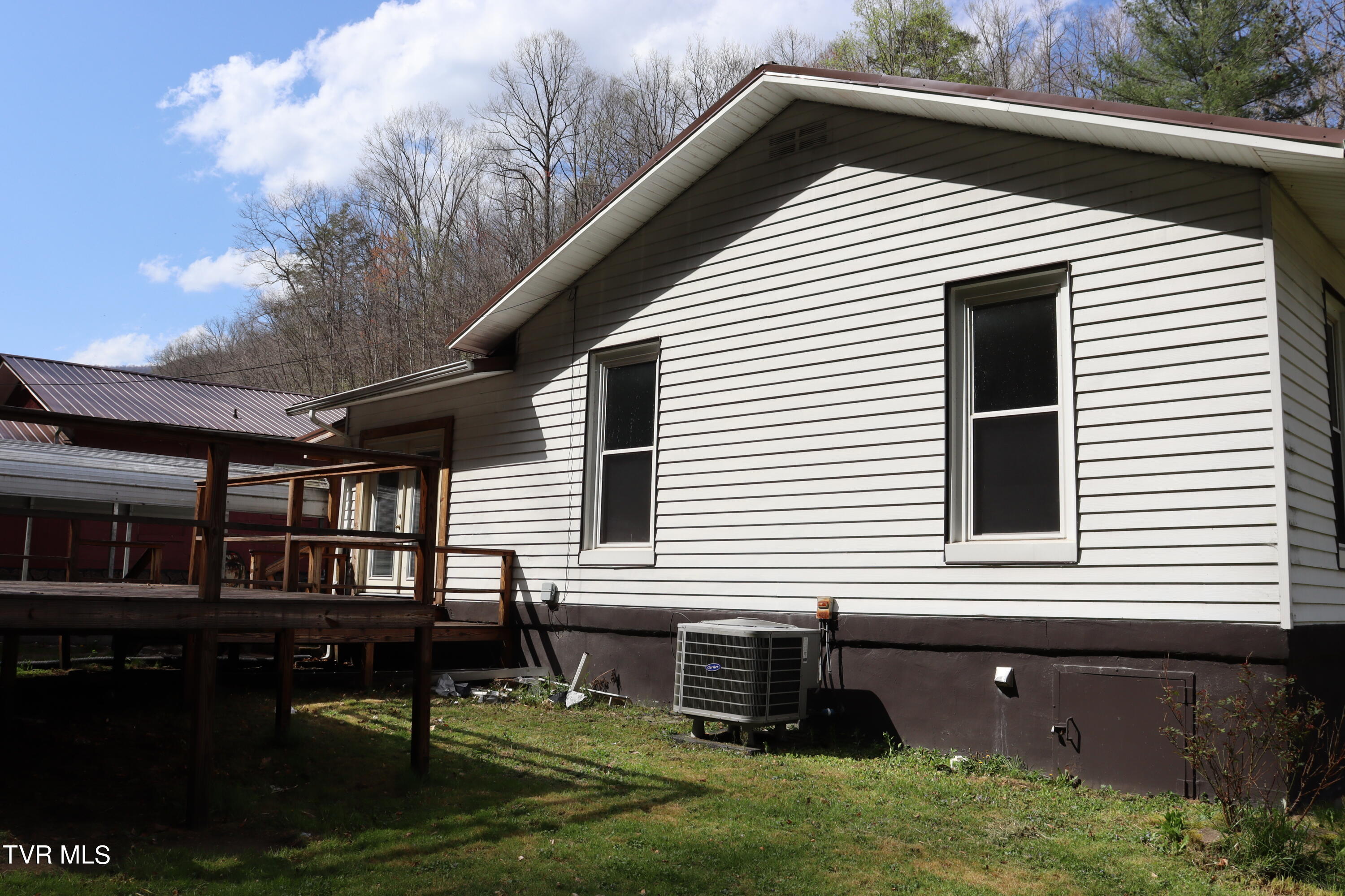 1626 Derby Road Appalachia, VA 24216 - Photo 6 of 23 IMG_7604