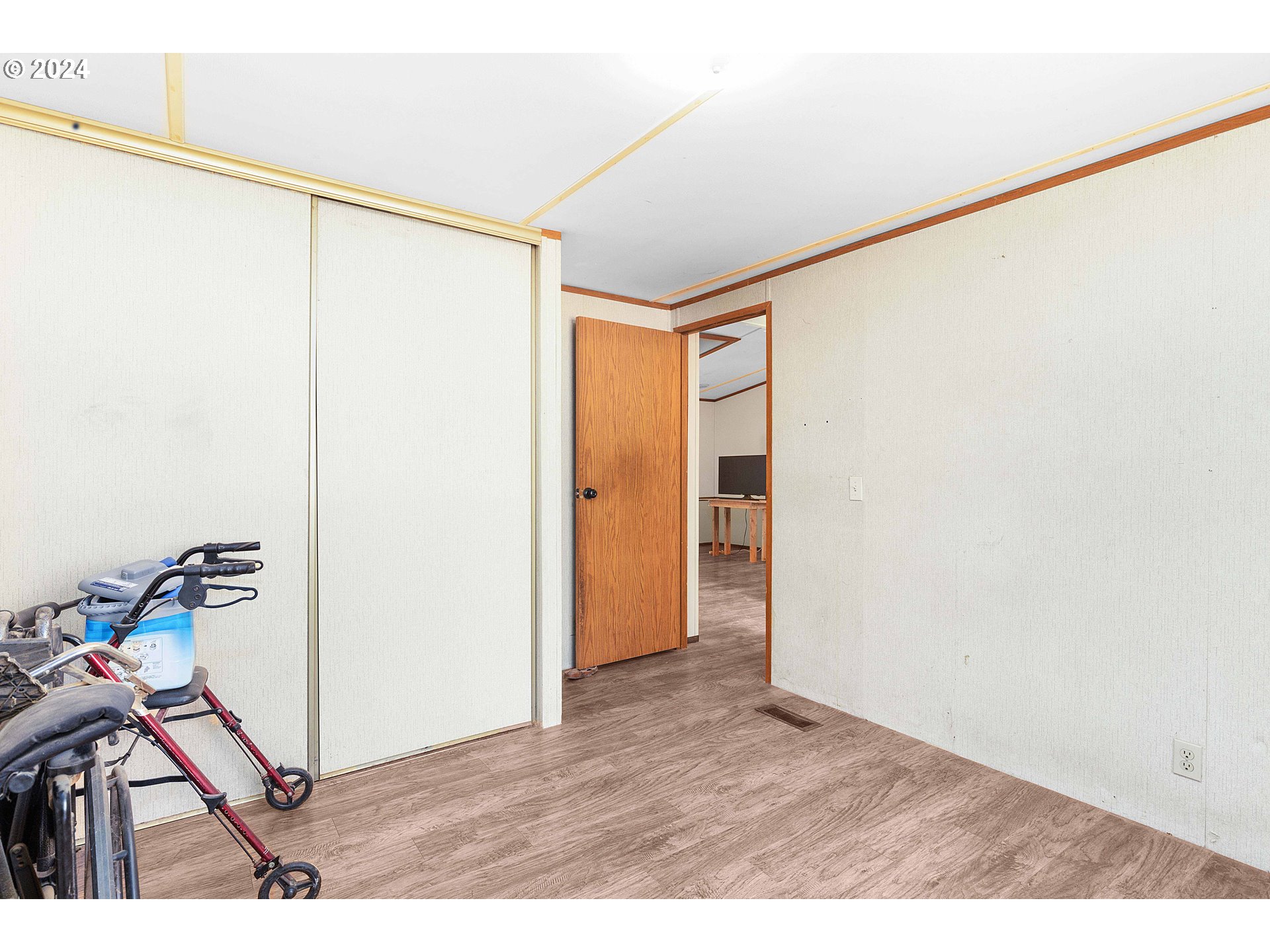 7810 Nonpareil Road Sutherlin, OR 97479 - Photo 23 of 44 a view of an empty room