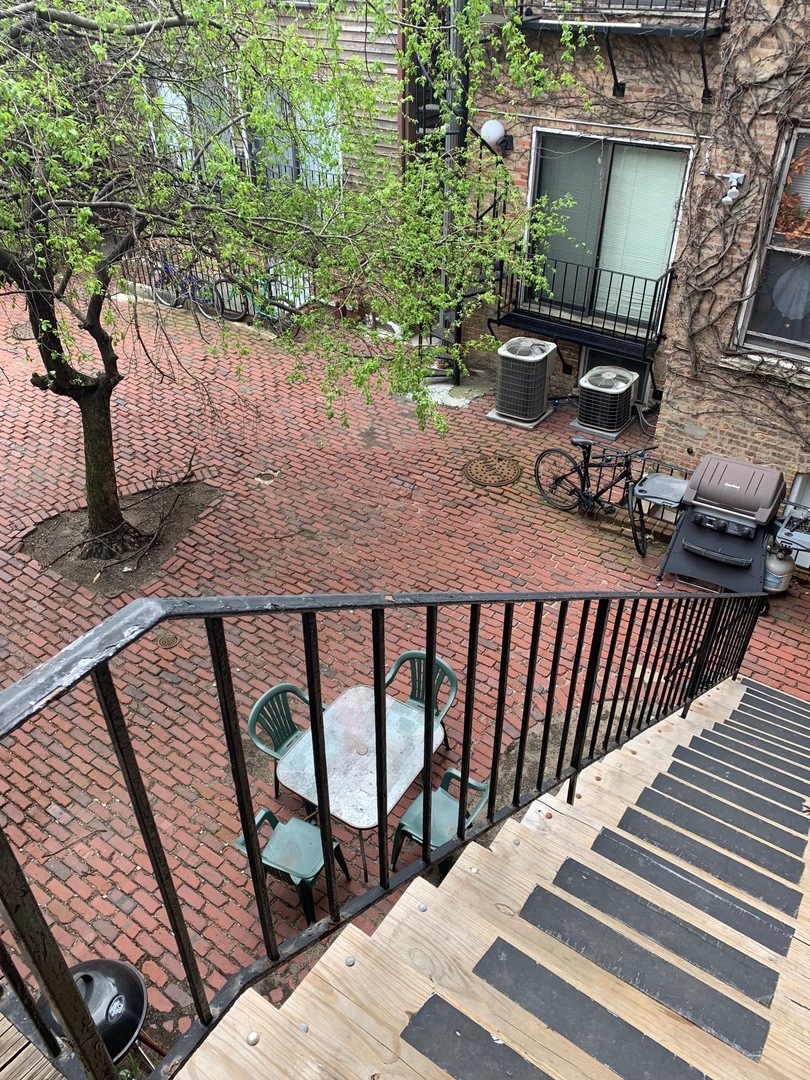 1448 West Polk Street, Unit 2R Chicago, IL 60607 - Photo 2 of 18