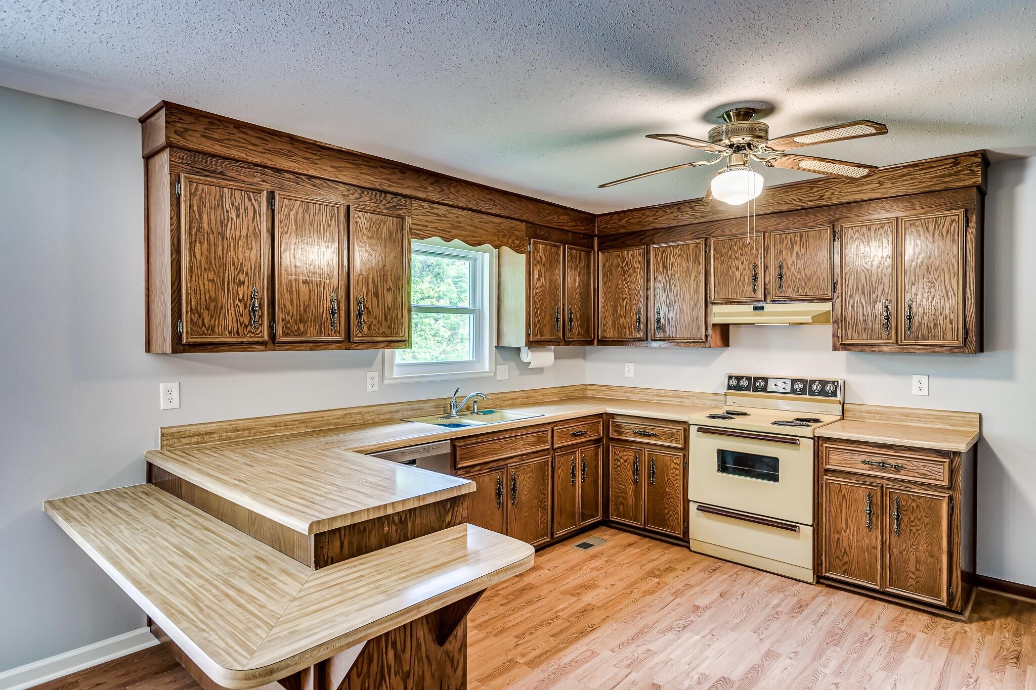8847 West Simpson Road Knoxville, TN 37920 - Photo 8 of 39 Gallery Image 8