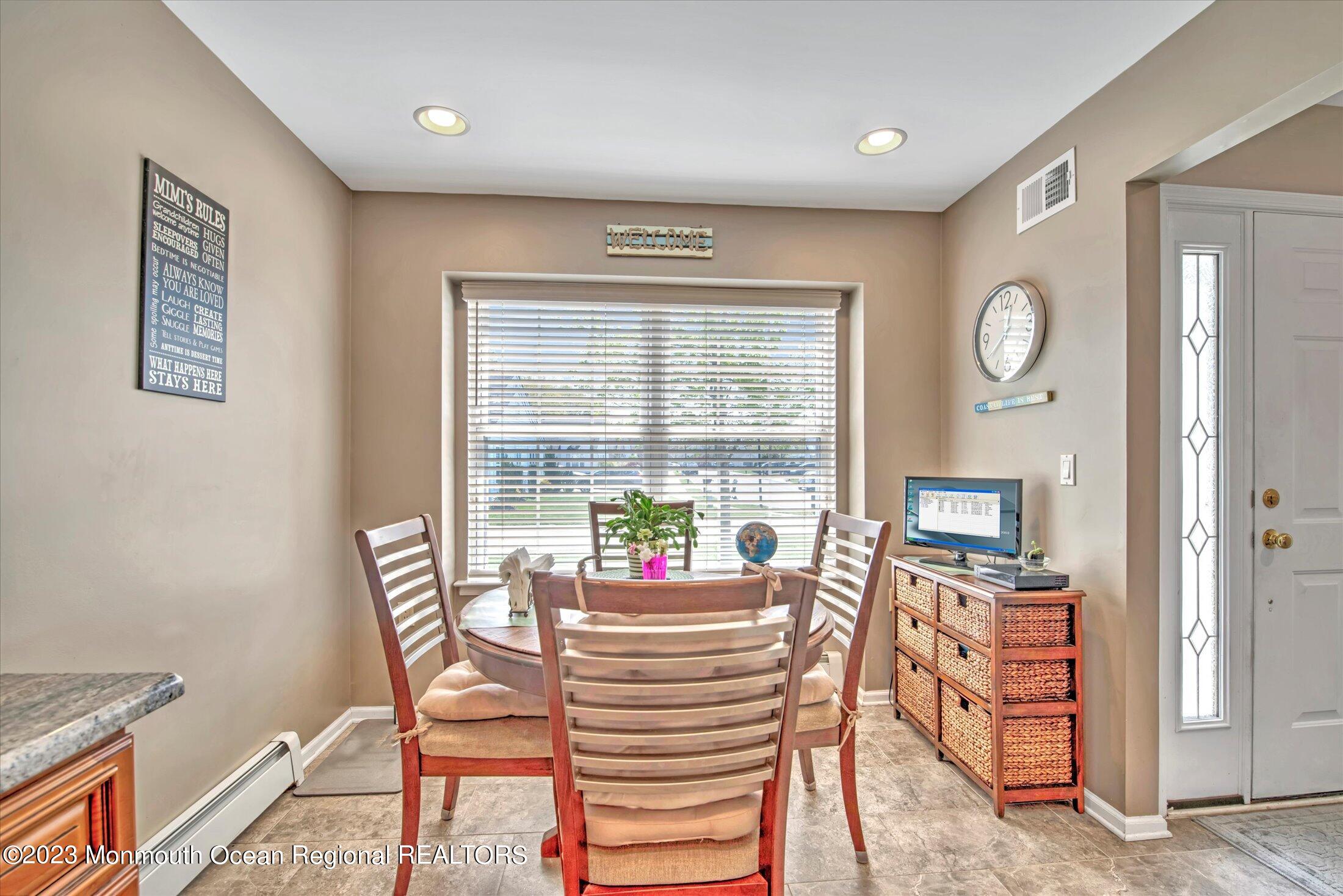 20 Portebello Road Jackson, NJ 08527 - Photo 13 of 38 14-KITCHEN