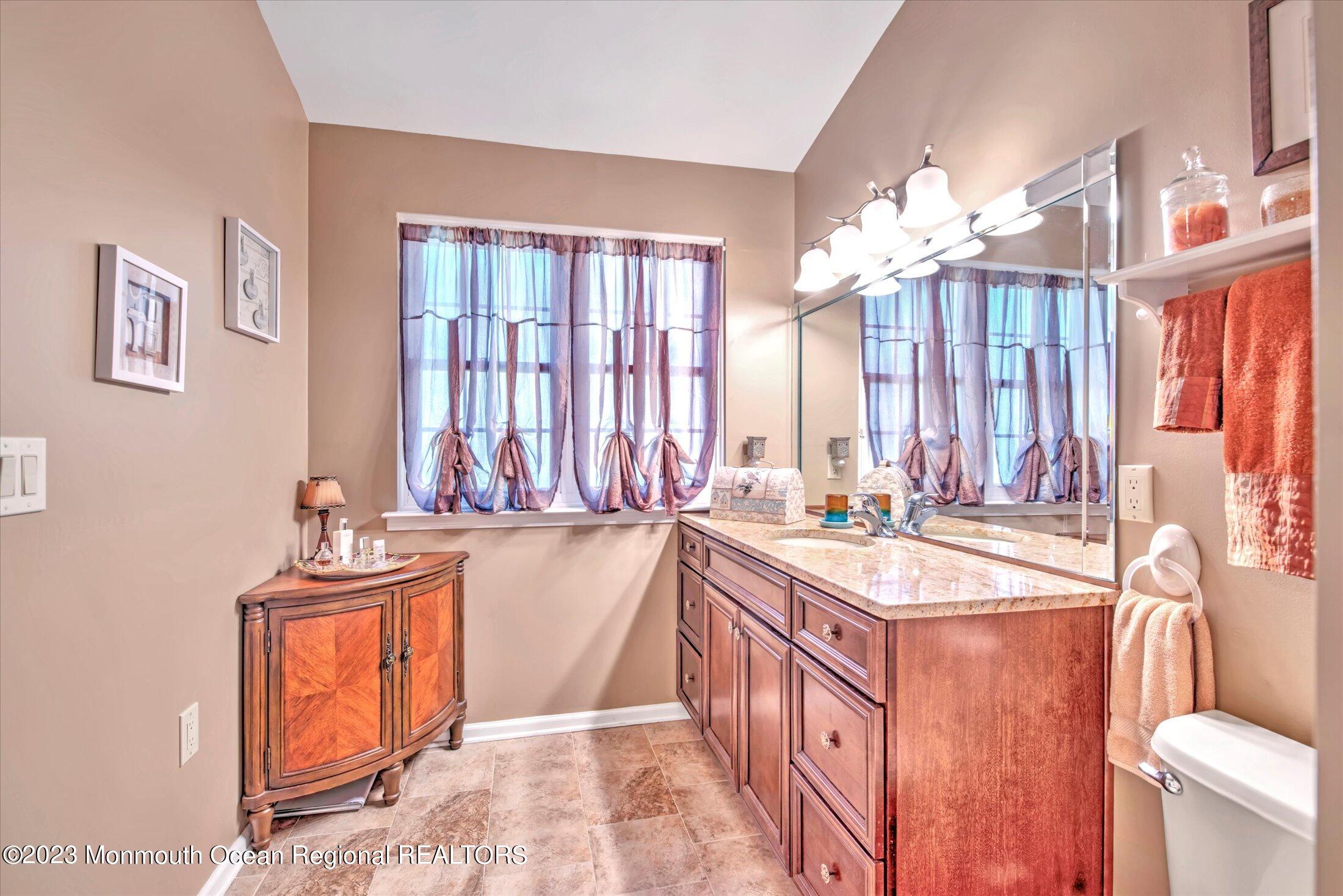 20 Portebello Road Jackson, NJ 08527 - Photo 16 of 38 20-MASTER BATHROOM