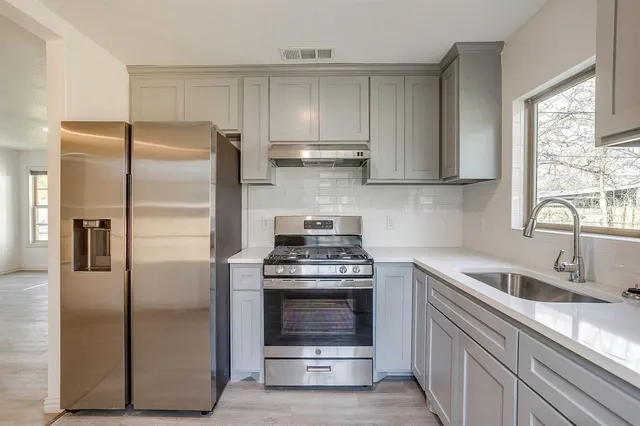 $1,600 | 4912 Almena Road, River Oaks, TX 76114