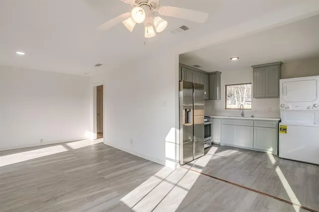 $1,600 | 4912 Almena Road, River Oaks, TX 76114