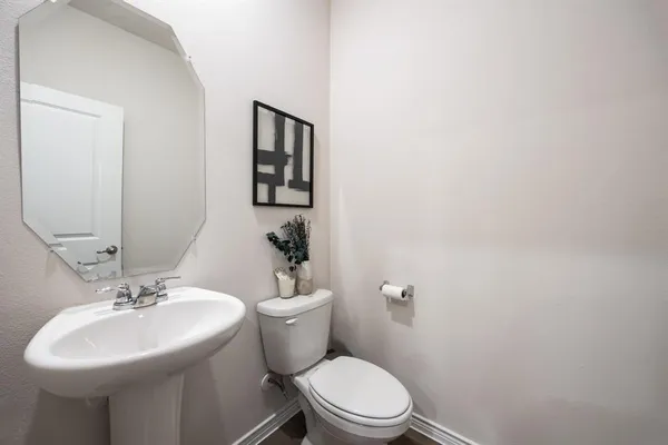 $2,500 | 2016 Saddle Way, Mesquite, TX 75149