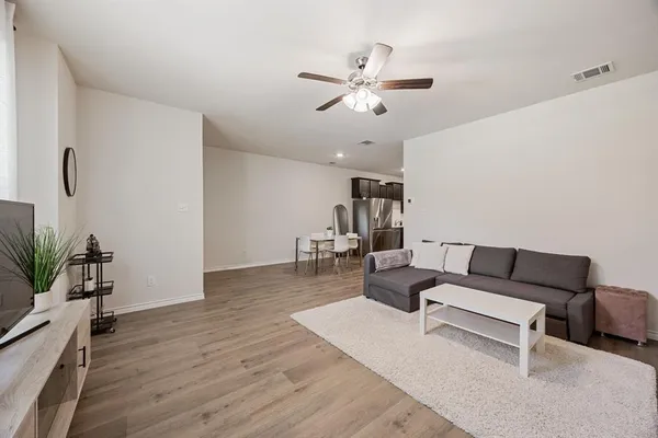 $2,500 | 2016 Saddle Way, Mesquite, TX 75149