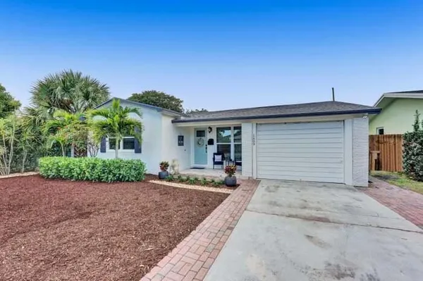 $3,395 | 1609 North M Street, Lake Worth Beach, FL 33460