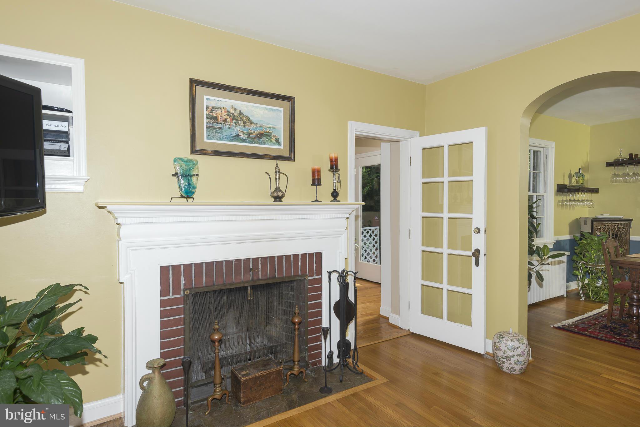 526 Ashford Road Silver Spring, MD 20910 - Photo 4 of 30 Family Room