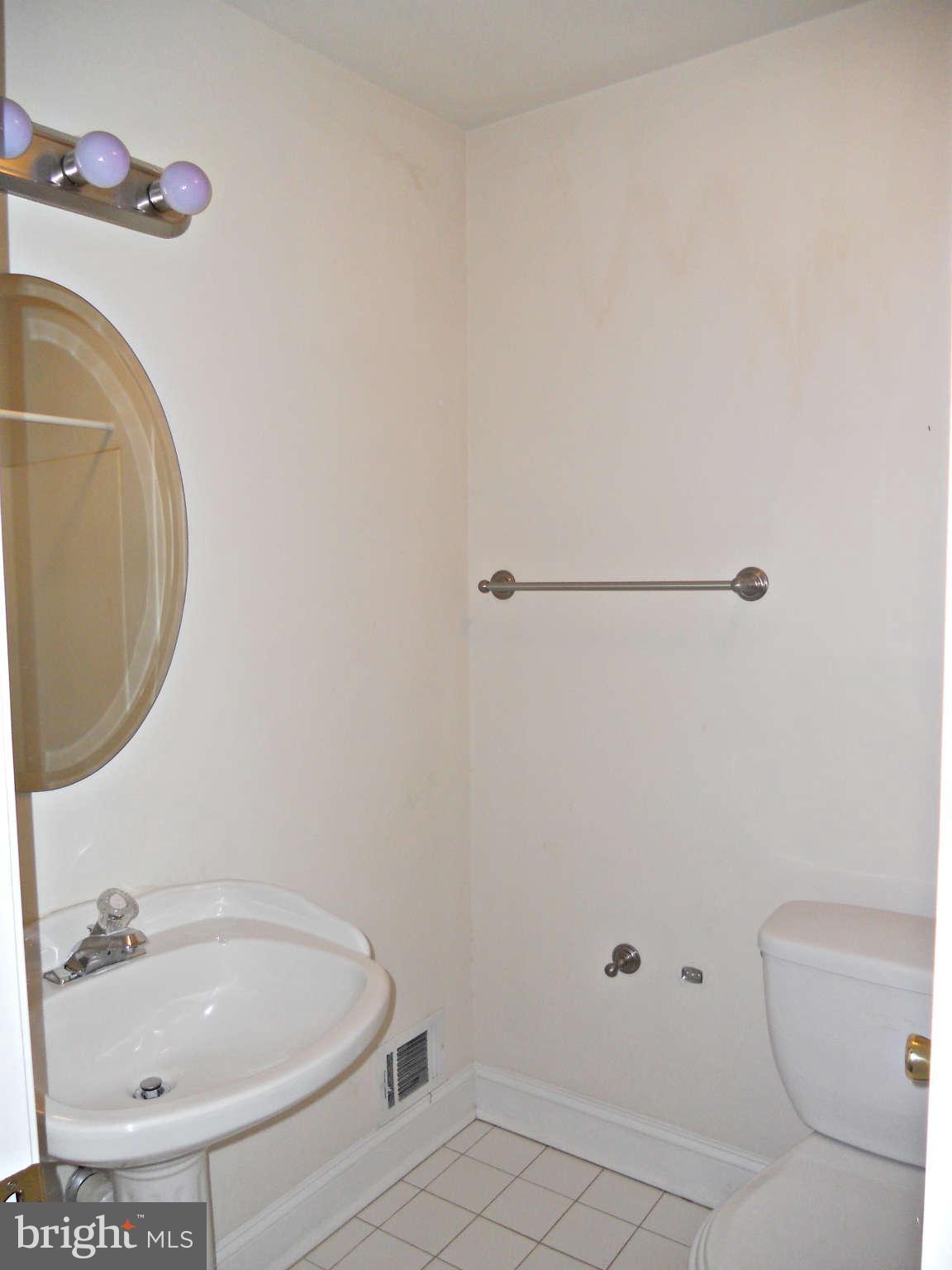 8490 Stonewall Road Manassas, VA 20110 - Photo 15 of 22 Bath