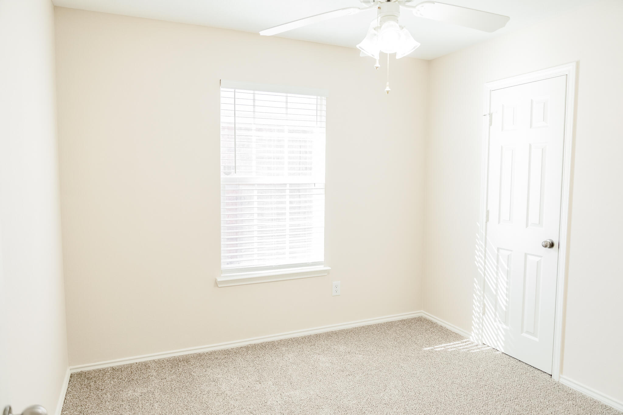 6509 87th Street Lubbock, TX 79424 - Photo 17 of 28 New Blinds