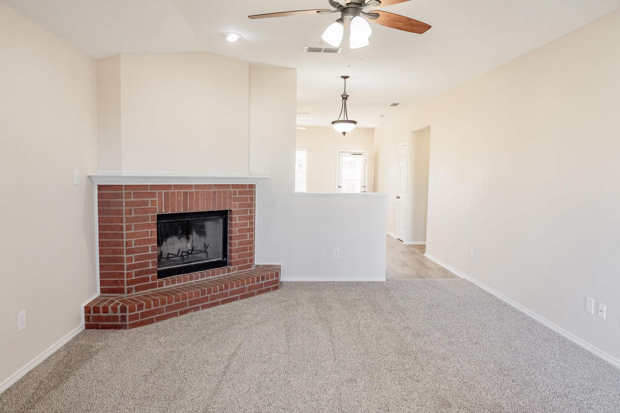 6509 87th Street Lubbock, TX 79424 - Photo 4 of 28 Freshly Painted