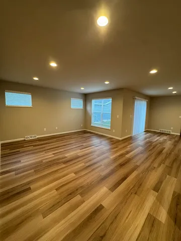 $3,080 | 2175 Autumn Lake, Madison, WI 53718