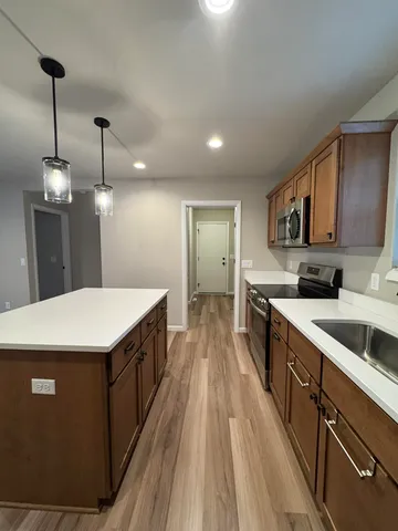 $3,080 | 2175 Autumn Lake, Madison, WI 53718