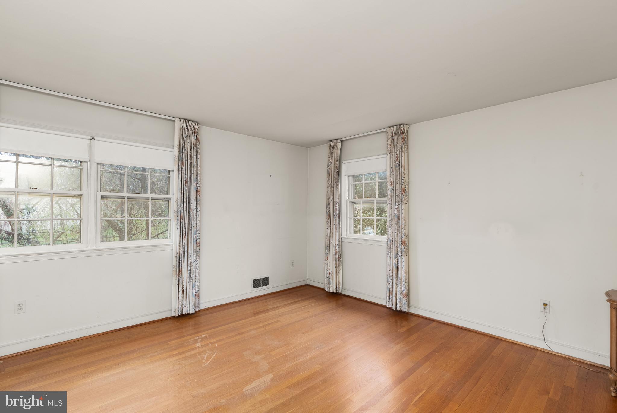 7308 Riverdale Road Lanham, MD 20706 - Photo 12 of 28 2nd bedroom