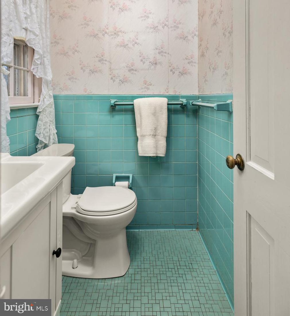 7308 Riverdale Road Lanham, MD 20706 - Photo 17 of 28 upstairs bathroom