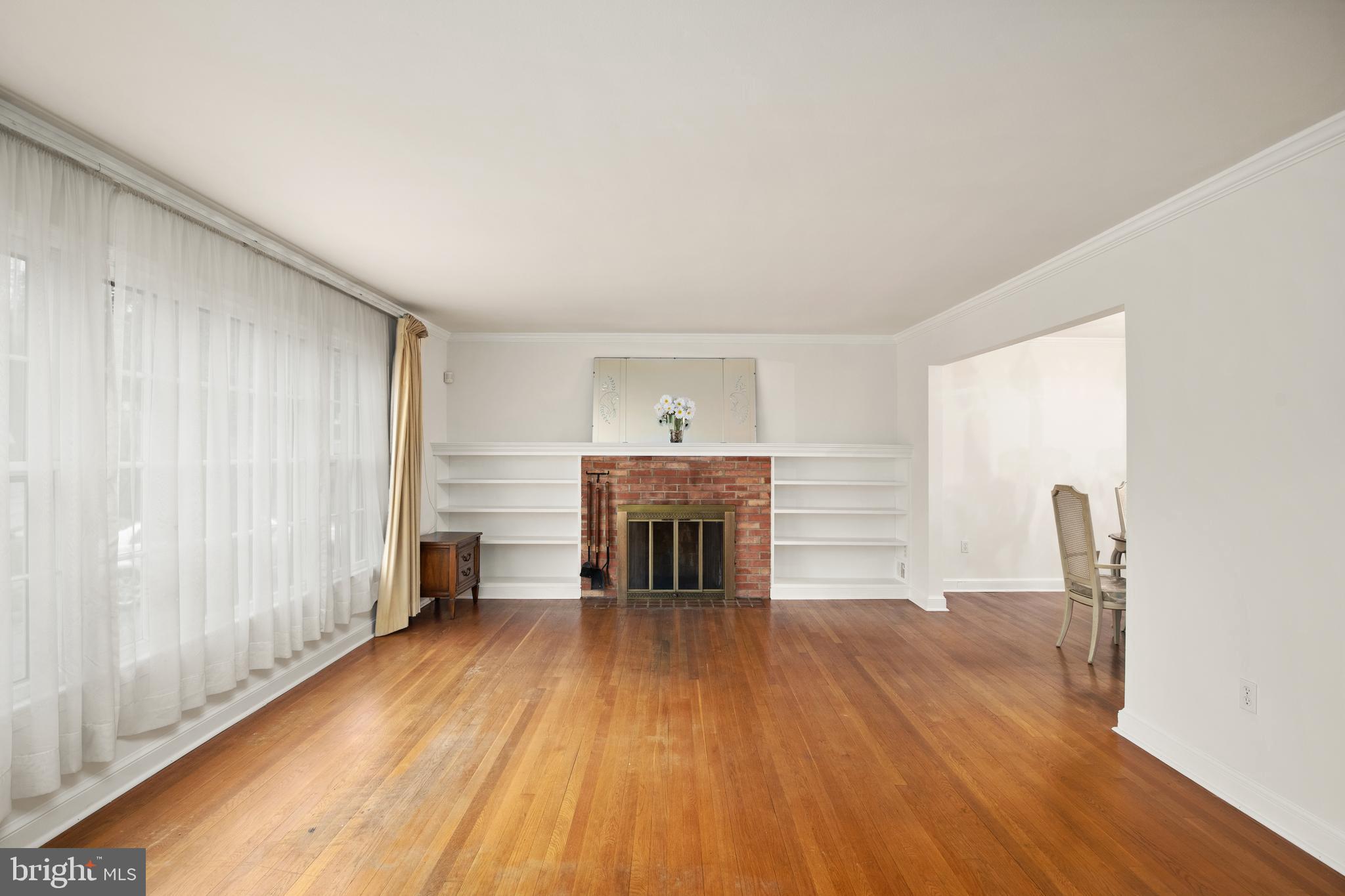 7308 Riverdale Road Lanham, MD 20706 - Photo 2 of 28 living room