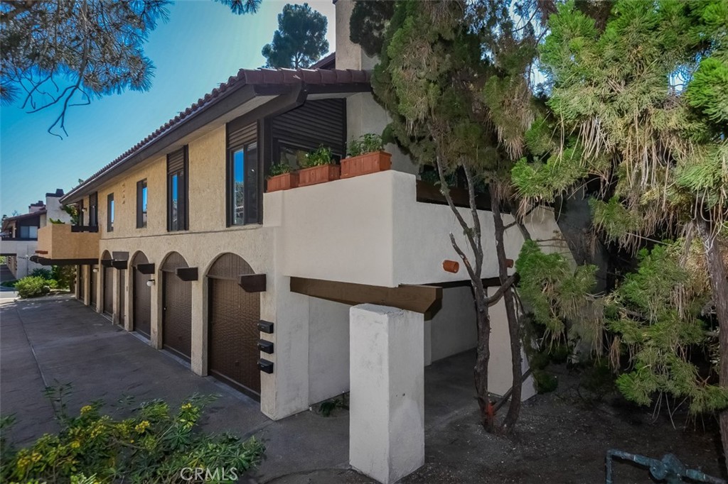 13708 Ruette Le Parc, Unit E Del Mar, CA 92014 - Photo 30 of 30 an aerial view of a house