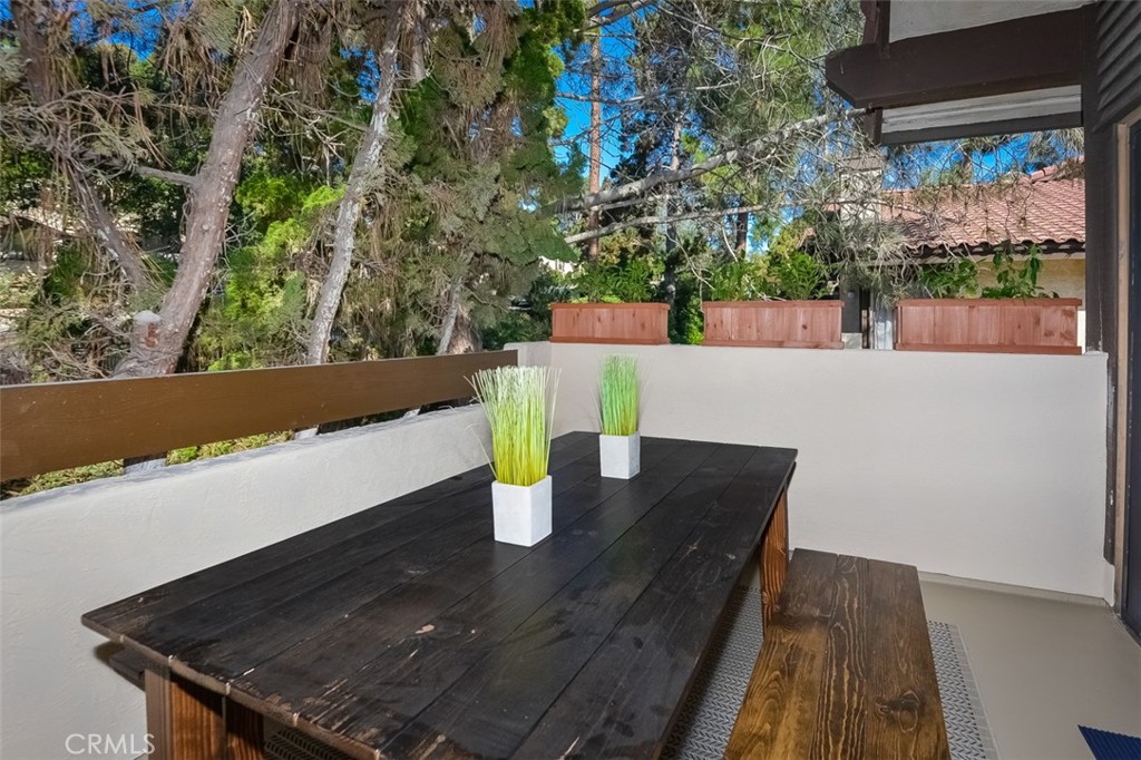 13708 Ruette Le Parc, Unit E Del Mar, CA 92014 - Photo 6 of 30 a view of outdoor space with seating area