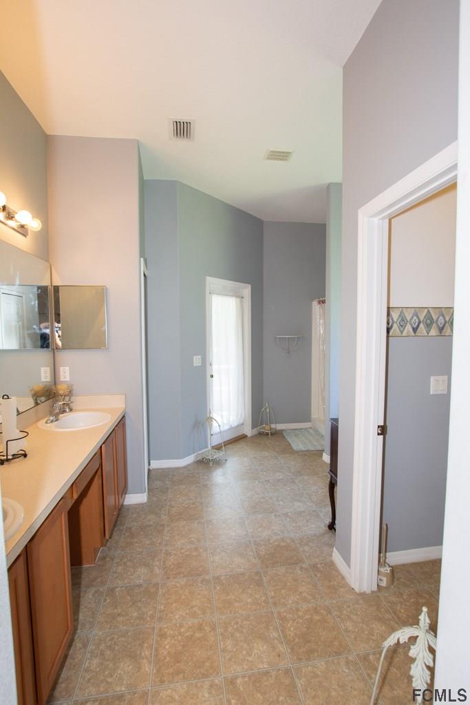 7 Ramsgate Place Palm Coast, FL 32164 - Photo 8 of 25 Gallery Image 8