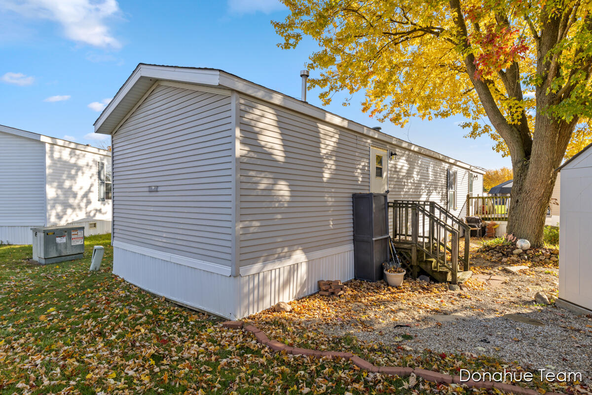 1800 West Main Street, Unit 102 Lowell, MI 49331 - Photo 16 of 19 IMG_1016 (22)