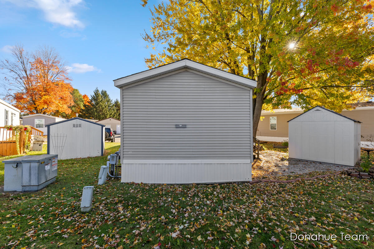 1800 West Main Street, Unit 102 Lowell, MI 49331 - Photo 17 of 19 IMG_1017 (21)