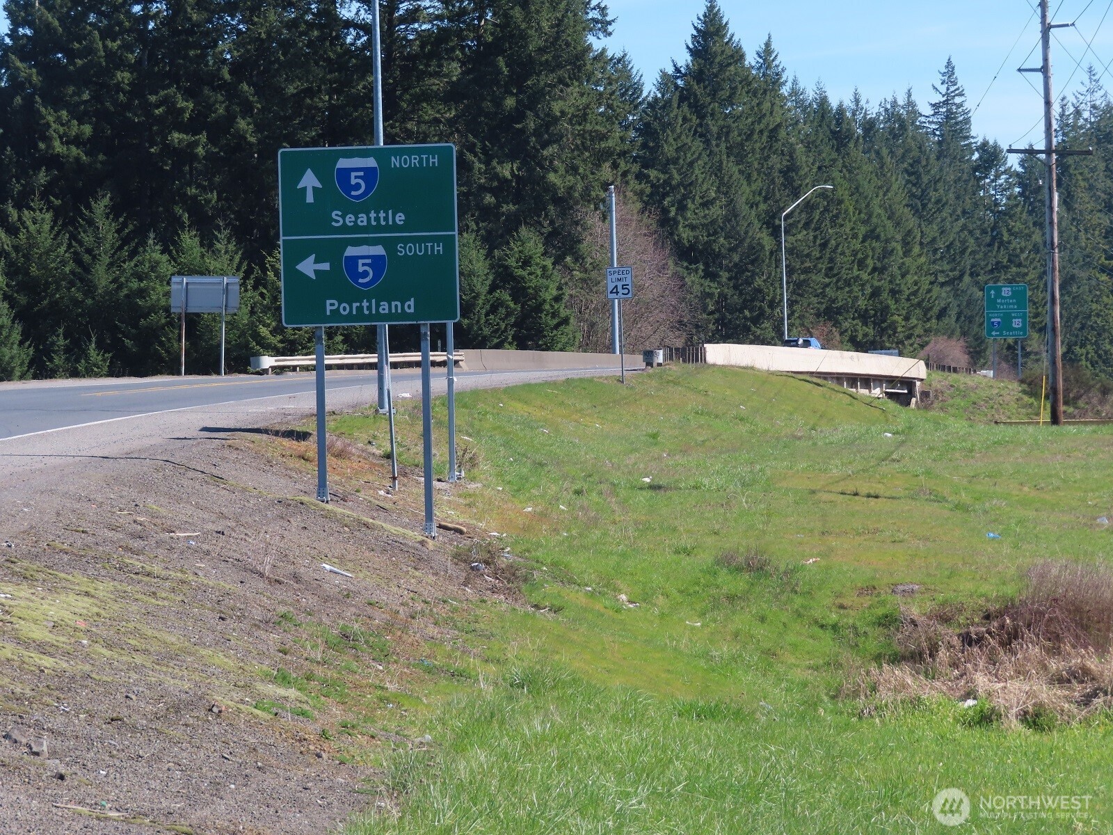 107 West Avery Road, Unit A & B Winlock, WA 98596 - Photo 10 of 33 a view of a park with basketball court