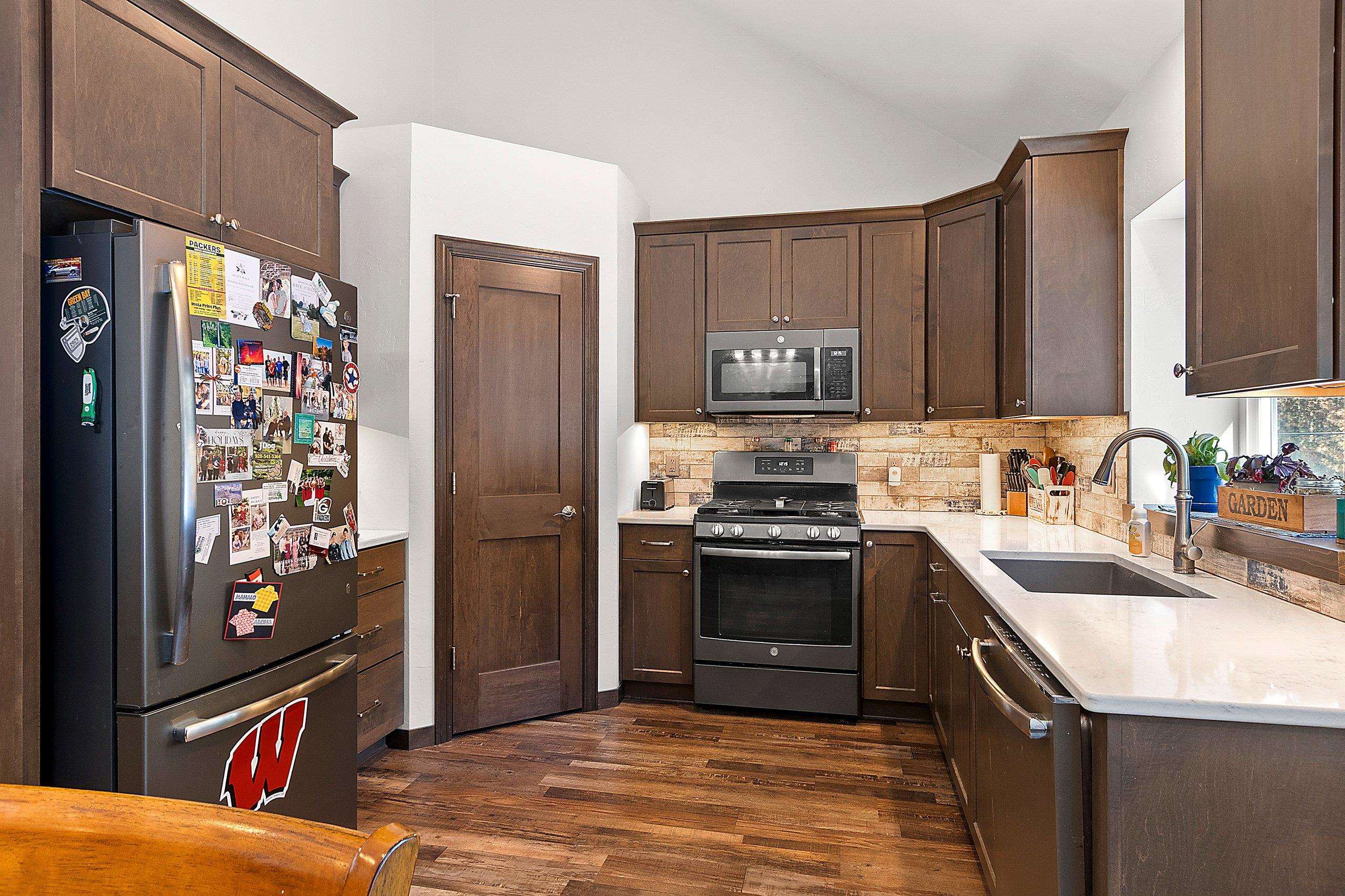 10538 Pipeline Road Suring, WI 54174 - Photo 13 of 51