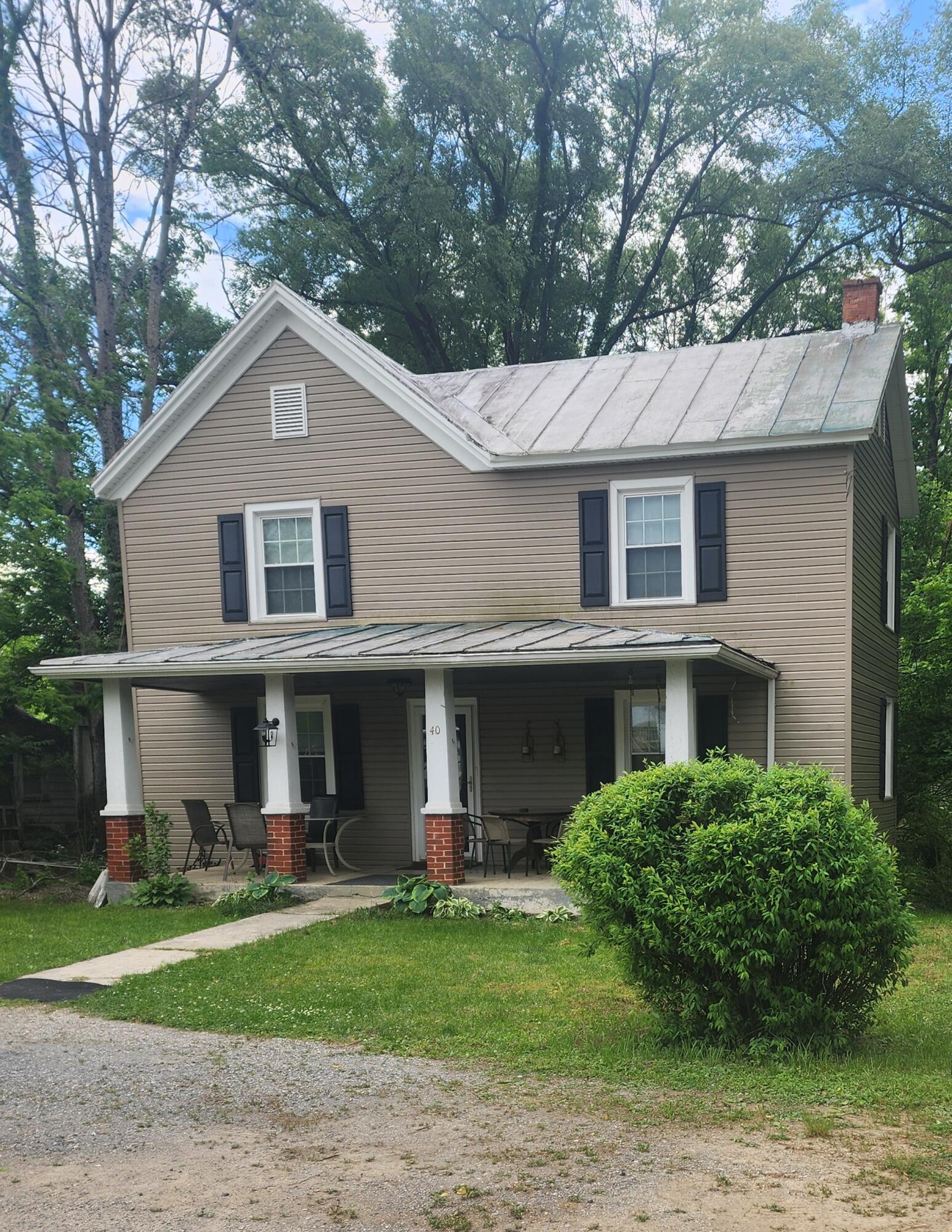 40 River Road