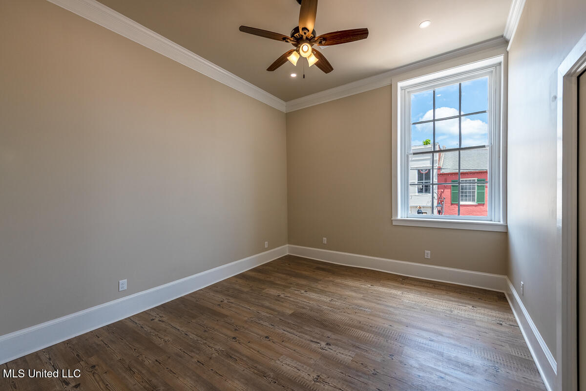 433 Main Street Natchez, MS 39120 - Photo 21 of 62 433MainSt_LoRes-42