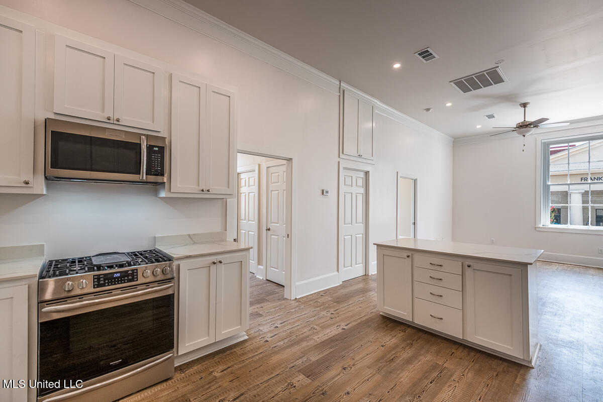 433 Main Street Natchez, MS 39120 - Photo 29 of 62 433MainSt_LoRes-34