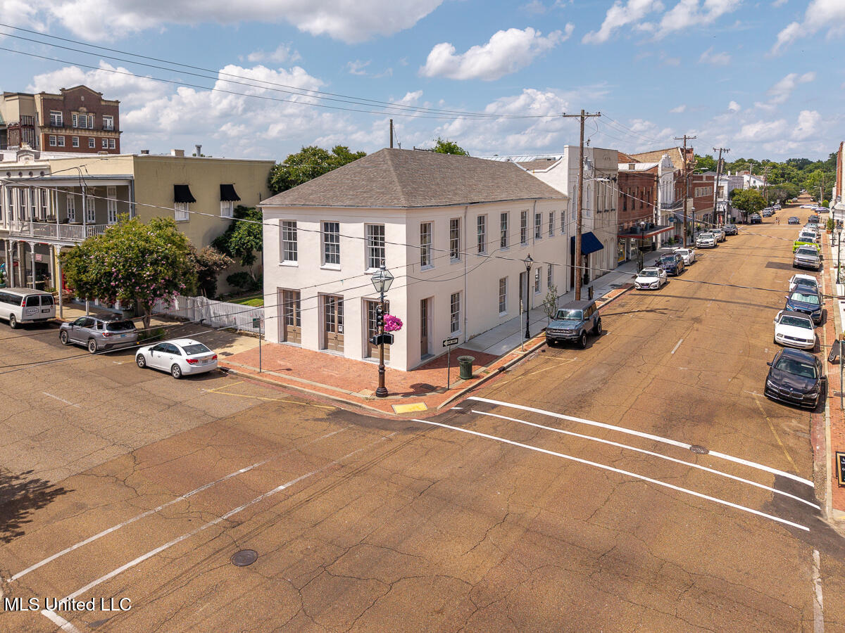 433 Main Street Natchez, MS 39120 - Photo 7 of 62 433MainSt_LoRes-56