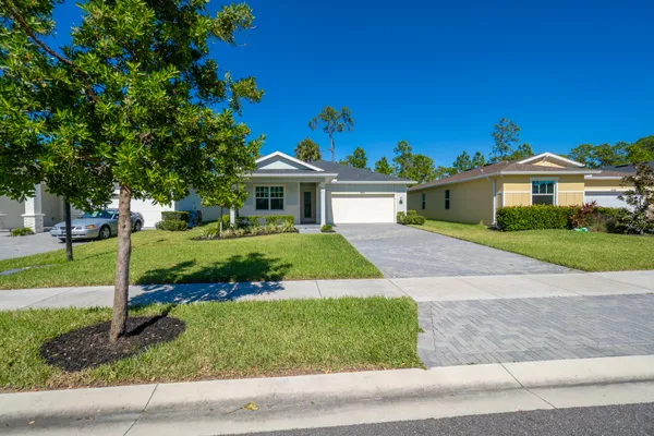 $359,000 | 460 Veridian Circle Northwest, Palm Bay, FL 32907