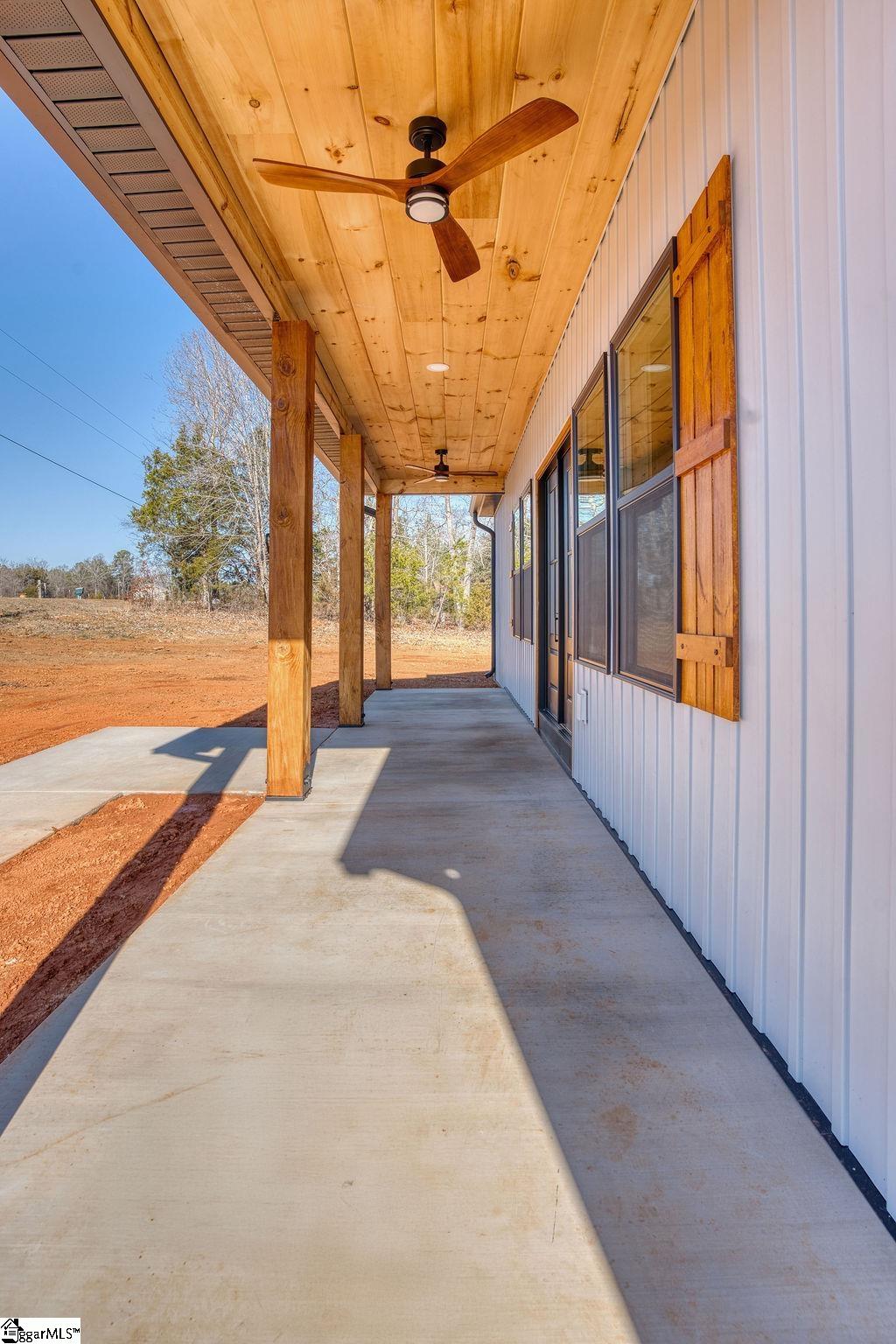 242 Bailey Road Buffalo, SC 29321 - Photo 4 of 40