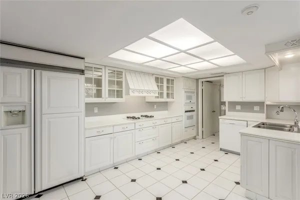 $2,795 | 754 Vegas Valley Drive, Las Vegas, NV 89109