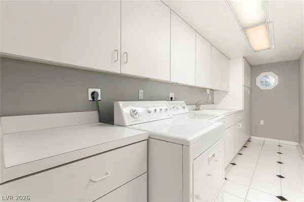 $2,795 | 754 Vegas Valley Drive, Las Vegas, NV 89109