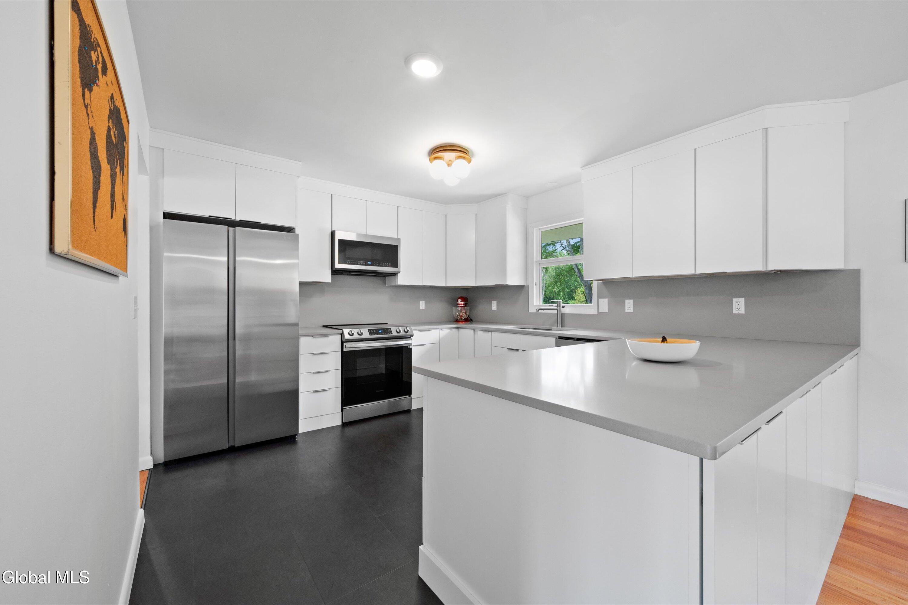 277 Lisha Kill Road Colonie, NY 12309 - Photo 6 of 28 48-277 Lisha Kill Rd-25