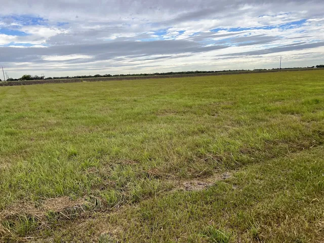 $264,000 | 100 Cr 321 Jourdanton Tx 78026, Jourdanton, TX 78026