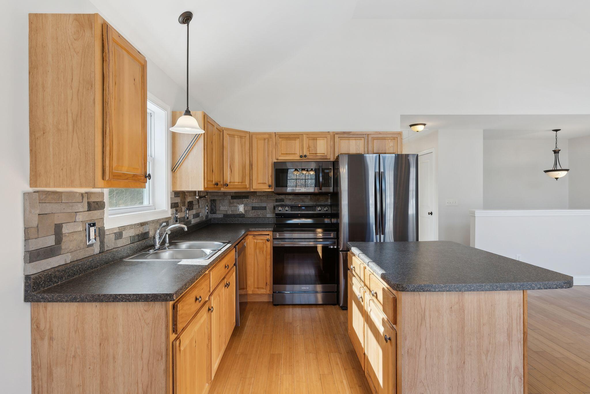 43 Swan Road Windham, ME 04062 - Photo 24 of 58 29_DSC02297
