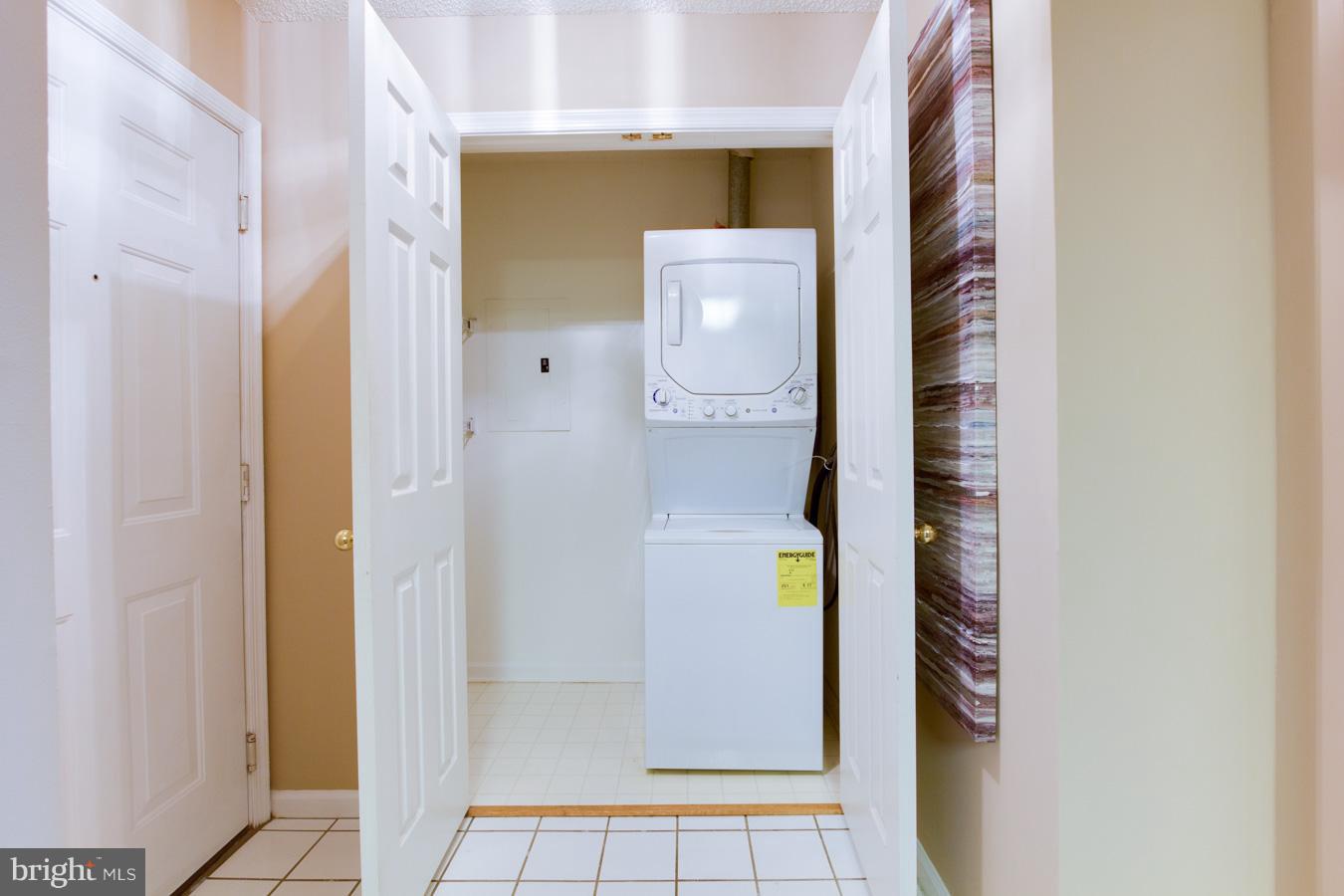 12016 Taliesin Place, Unit 34 Reston, VA 20190 - Photo 6 of 30 a bathroom with a mirror