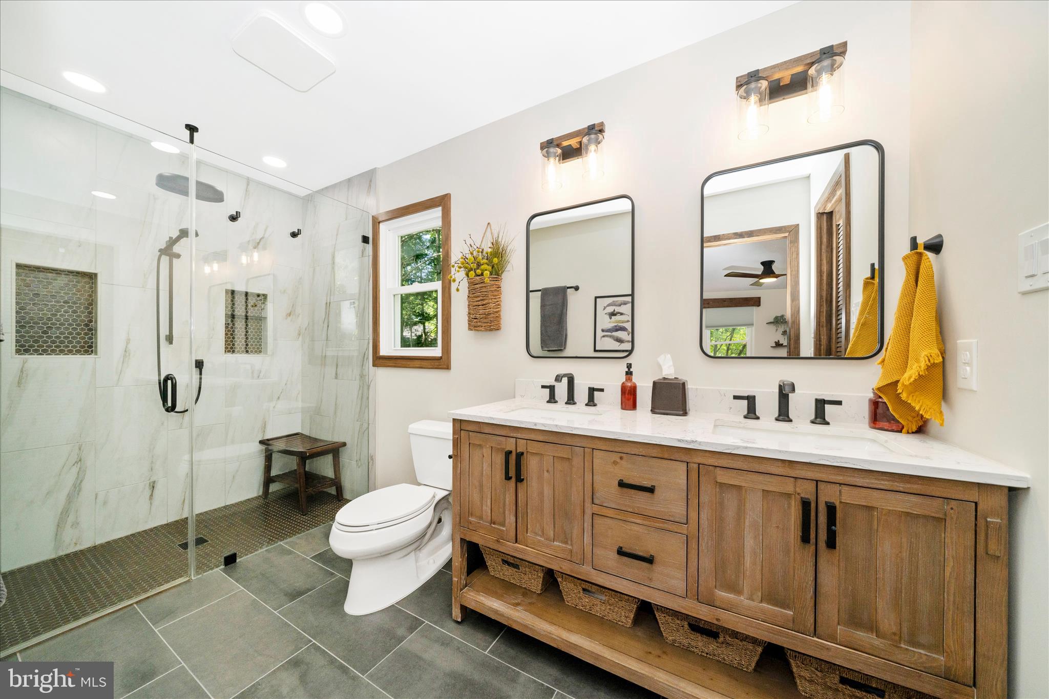 13120 Clifton Road Silver Spring, MD 20904 - Photo 30 of 38 Primary Bath