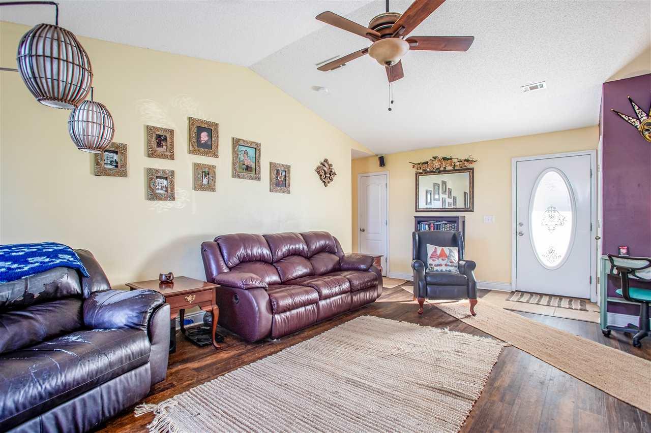 502 Williams Ditch Road Cantonment, FL 32533 - Photo 4 of 18