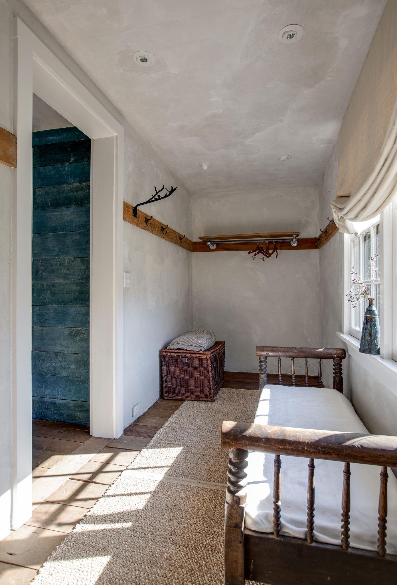 4498 Dyke Bennett Road Franklin, TN 37064 - Photo 16 of 29 a living room with furniture